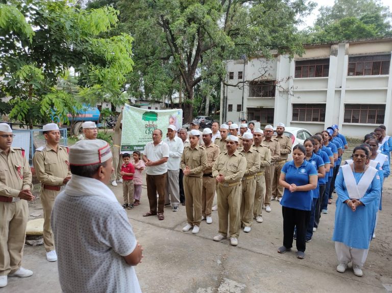 संत निरंकारी मिशन के तहत किया गया वृक्षारोपण और चलाया सफाई अभियान