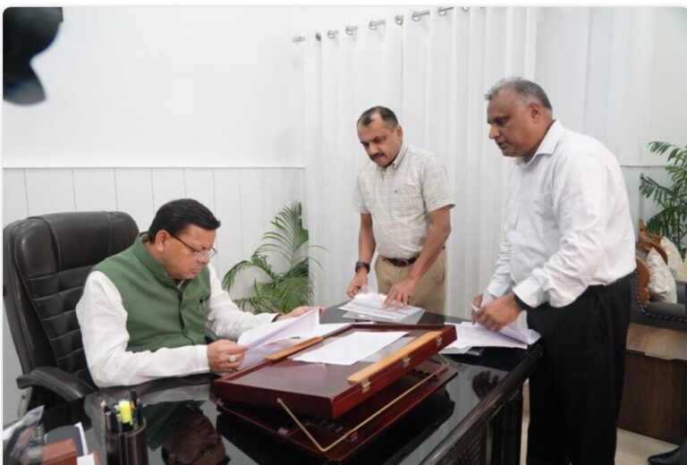 बड़ी खबर :मुख्यमंत्री का पुलिस मुख्यालय मे निरीक्षण