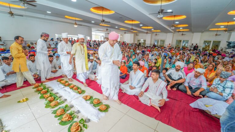 महानिर्वाण पर्व की धूम: SGRR में श्रद्धा और भक्ति का अद्वितीय उत्सव