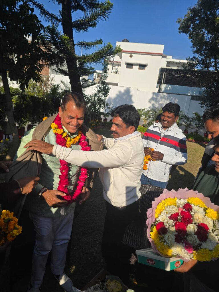 मेयर सीट के दावेदार शंभू पासवान ने मंत्री अग्रवाल से मिलकर किया आभार व्यक्त