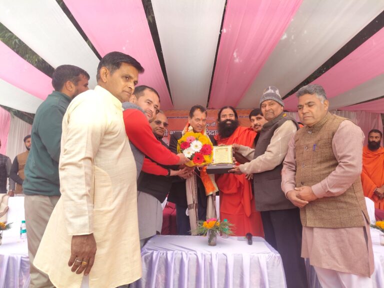 गुरुकुल कागडी फार्मेसी ने स्वामी श्रद्धानन्द चौक पर श्रद्धांजलि कार्यक्रम का किया आयोजन