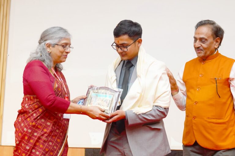 टिप्स:SGRRU में अंशुल भट्ट (आई.ए.एस.) ने दिया सिविल सेवा परीक्षा को क्रैक करने का मंत्र