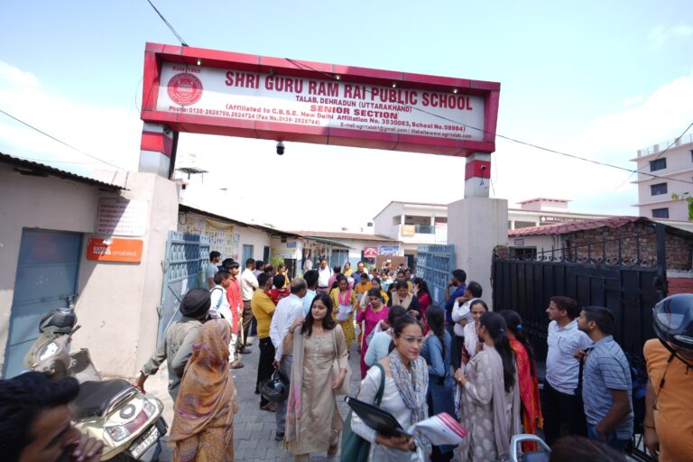 प्रणाली:SGRRU ने शिक्षक चयन के लिए अपनाई विश्लेषण, प्रस्तुतीकरण व विषय ज्ञान पर आधारित आधुनिक मूल्यांकन प्रणाली