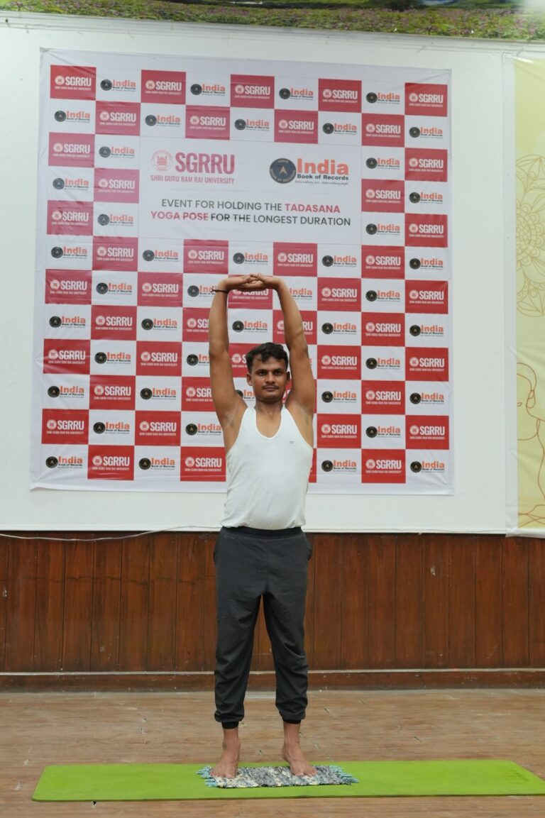 योग साधना का प्रतीक बना SGRRU, उत्तम अग्रहरि ने रचा इतिहास