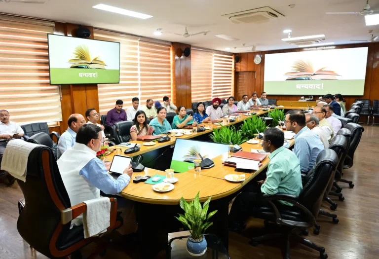 बुके नहीं, बुक दें भेंट में – राज्य में नई परंपरा की अपील