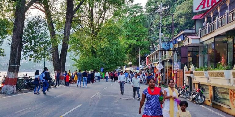 नैनीताल में बढ़ती भीड़ से प्रशासन अलर्ट